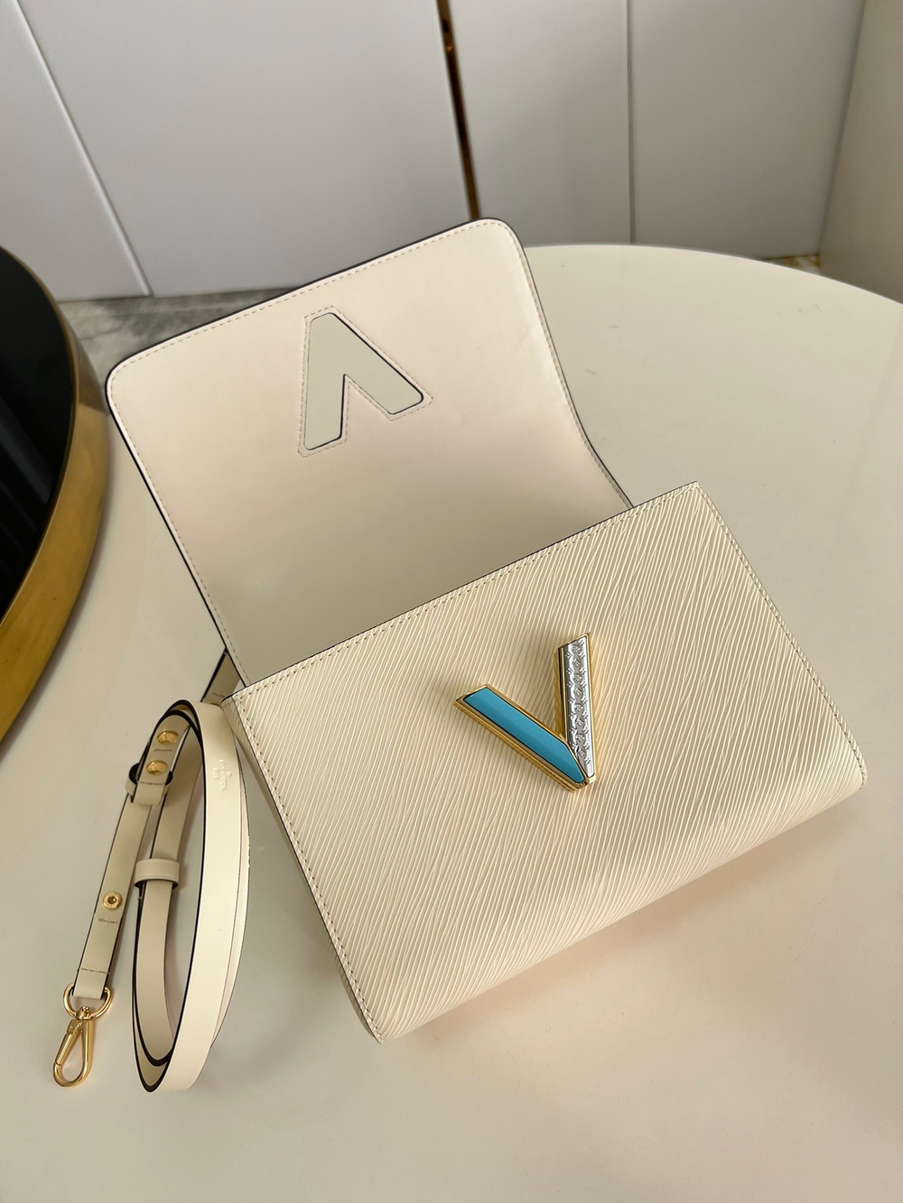 Louis Vuitton Twist MM