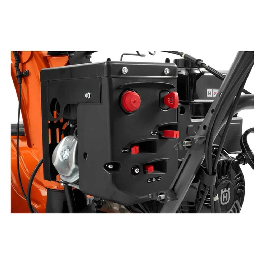 Бензиновый снегоуборщик Husqvarna ST 330