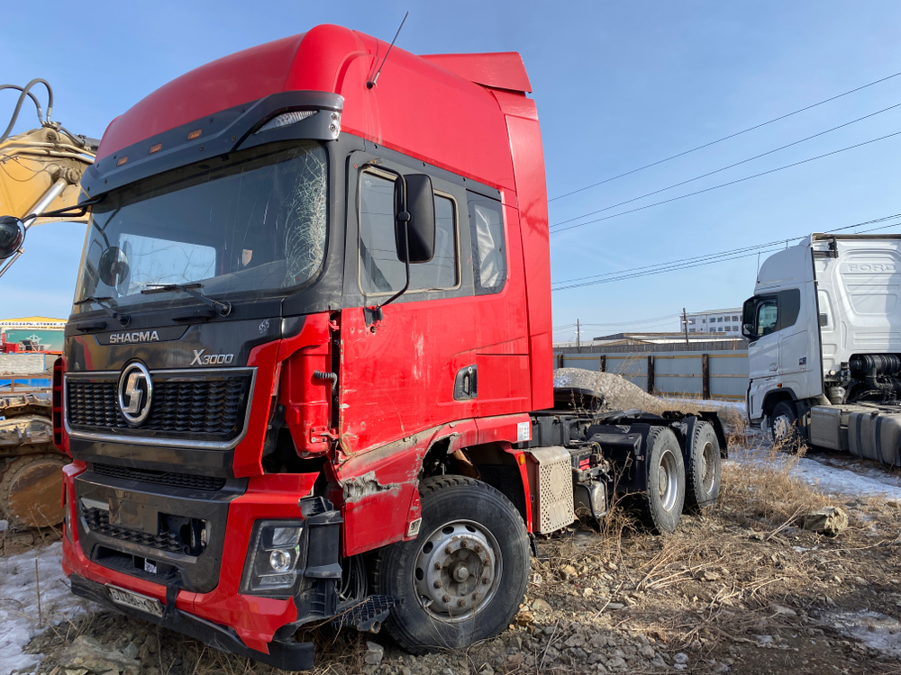 Shacman (Shaanxi) SX* 6x4 Седельный тягач SX42584V324 (Дизельный, 11,6 л, 423 л.с., МТ)