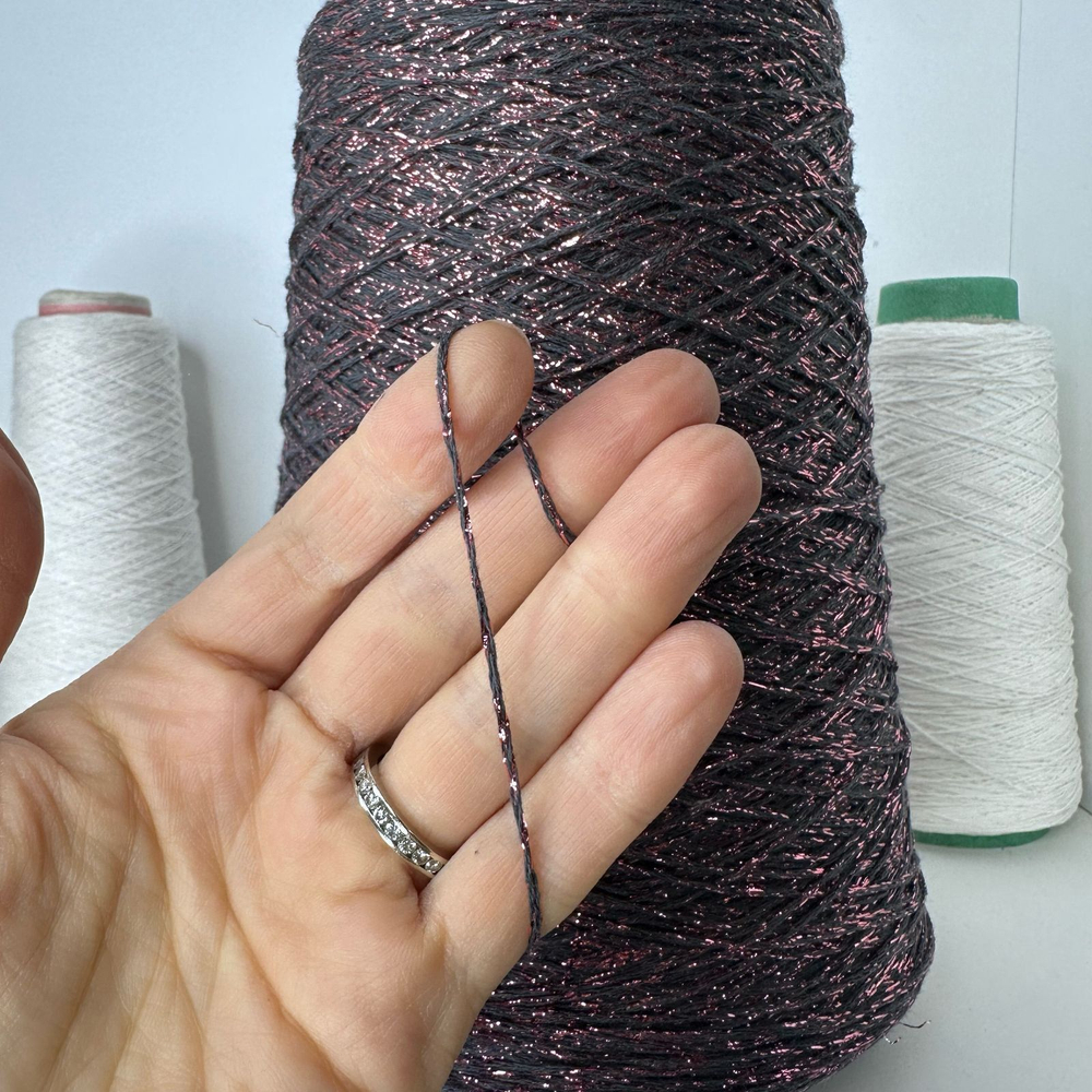 COTTON LUREX, 95% хлопок, 5% люрекс; 400м/100гр. Шнурок графитовый, люрекс розовый