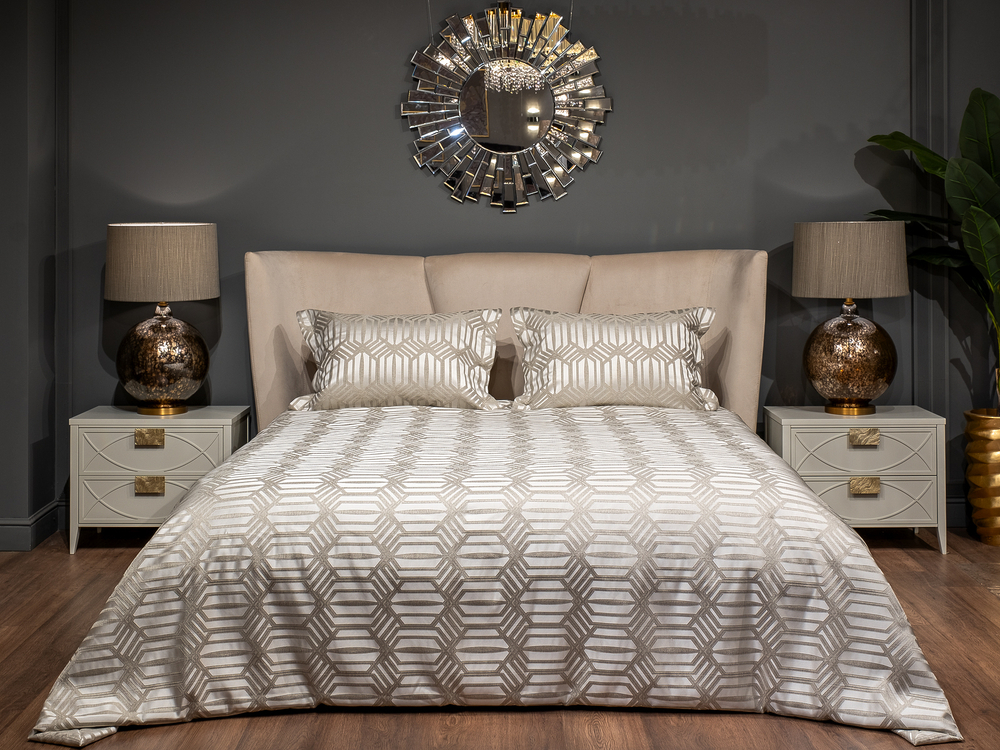 Покрывало 260x260 и 2 наволочки 50x70 Garda Decor Artdeco серое