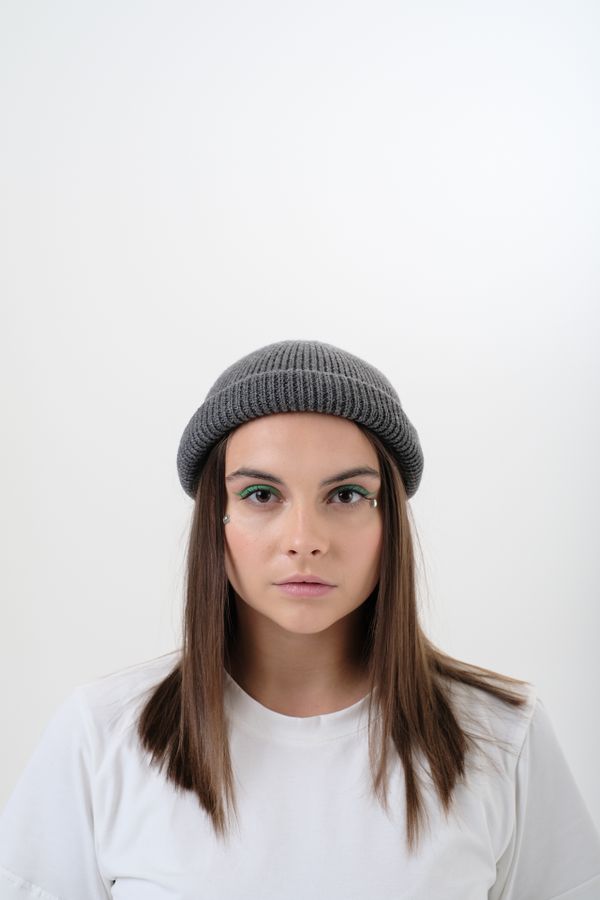 Шапка Modern Short Beanie Серая - фото 4