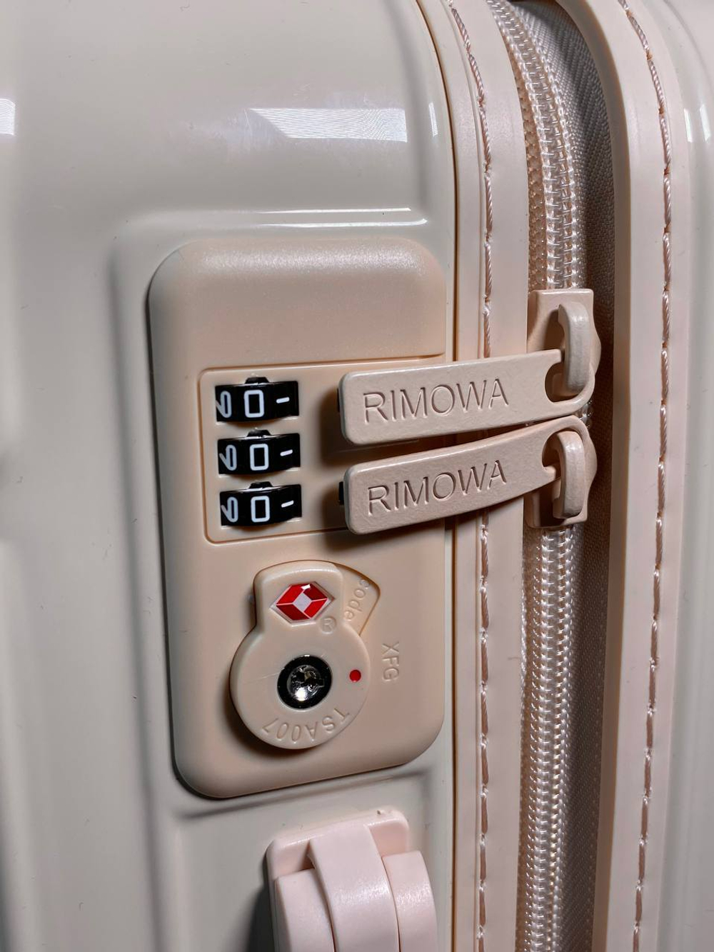Чемодан Rimowa