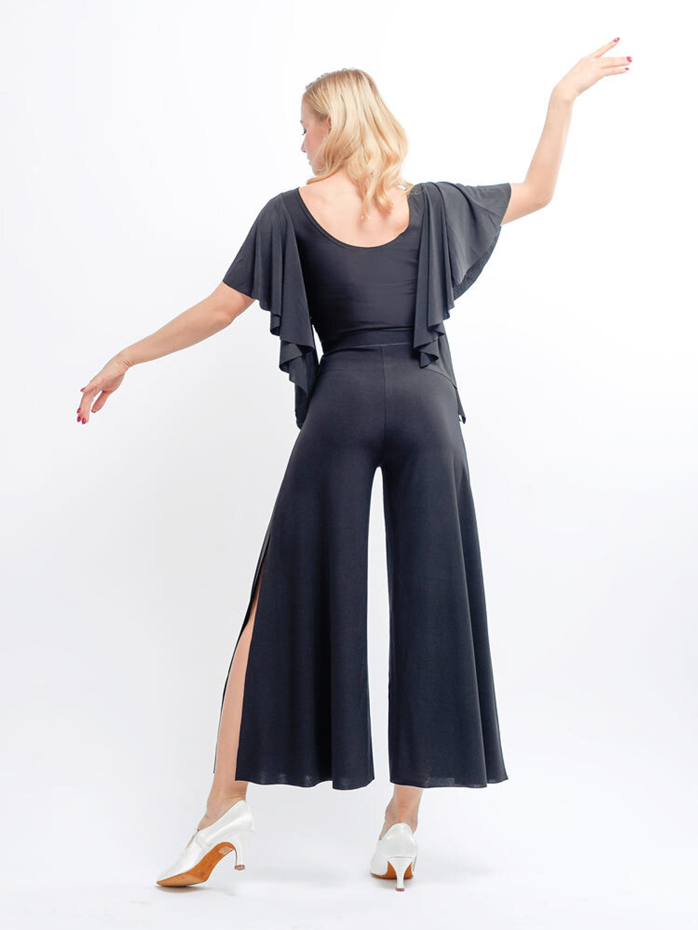 Топ короткий, рукав бабочка