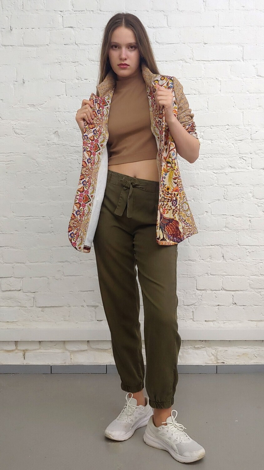 Трикотажный жакет "Райские птицы", по мотивам текстильного панно «Древо Жизни" выполненного в древнеиндийской технике ‘каламкари’ мастером Гураппа Четти