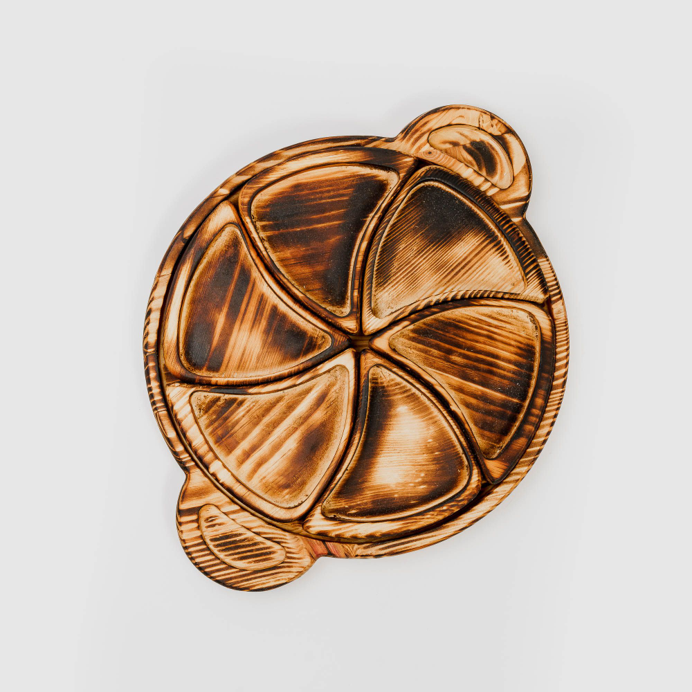 Деревянная менажница с ручками из кедра