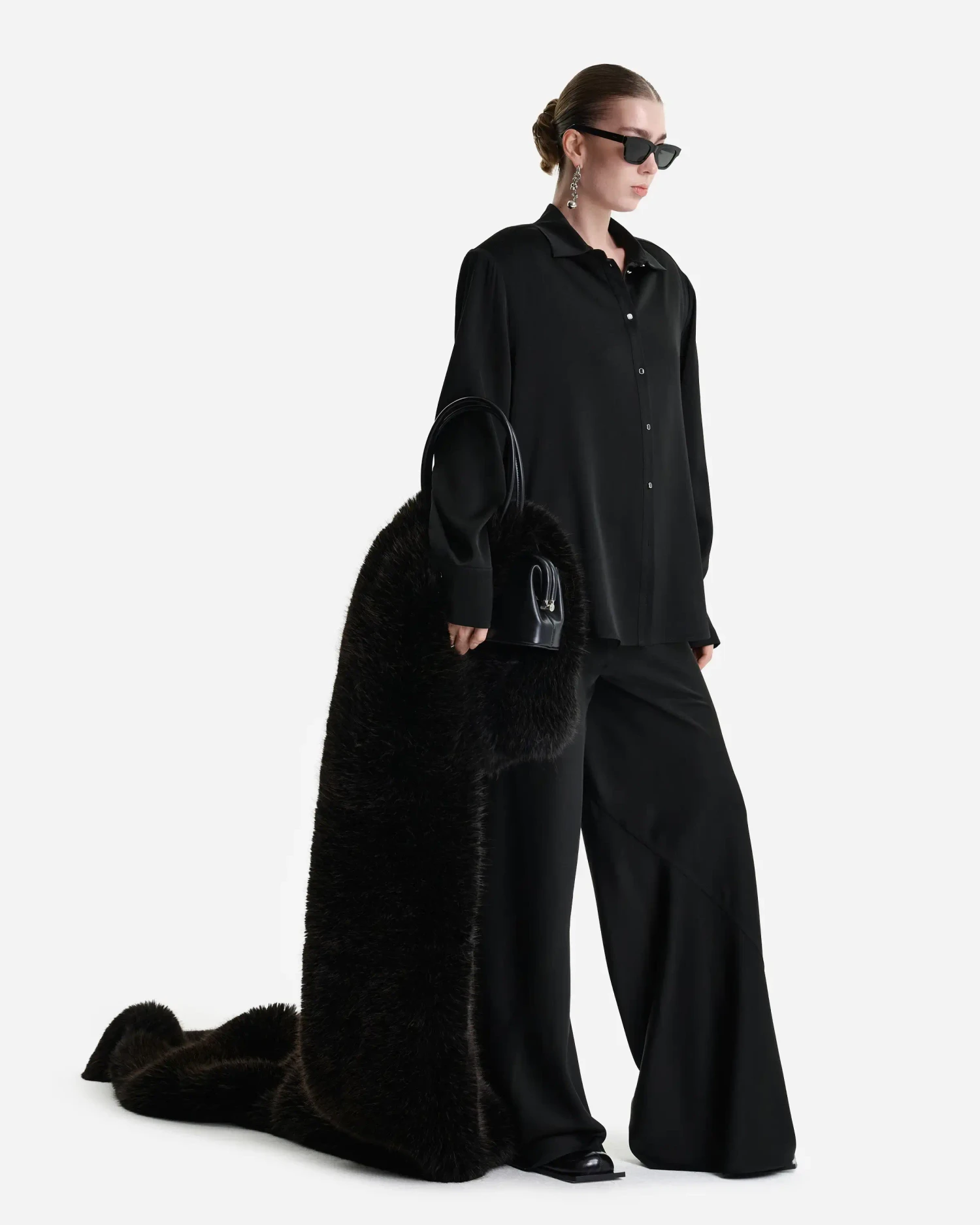 Шарф из экомеха темно-коричневый