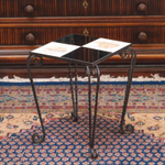 Столик-подставка