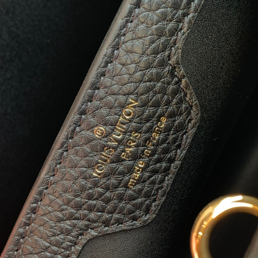 Louis Vuitton Capucines MM