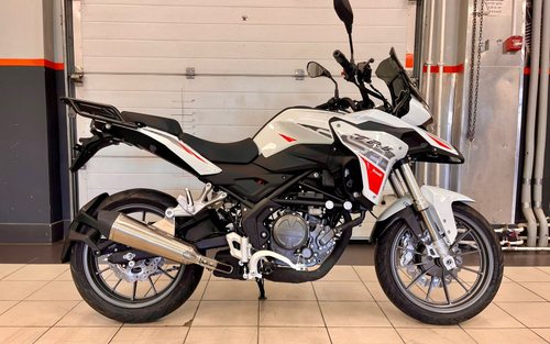 Benelli TRK 251 (Белый)