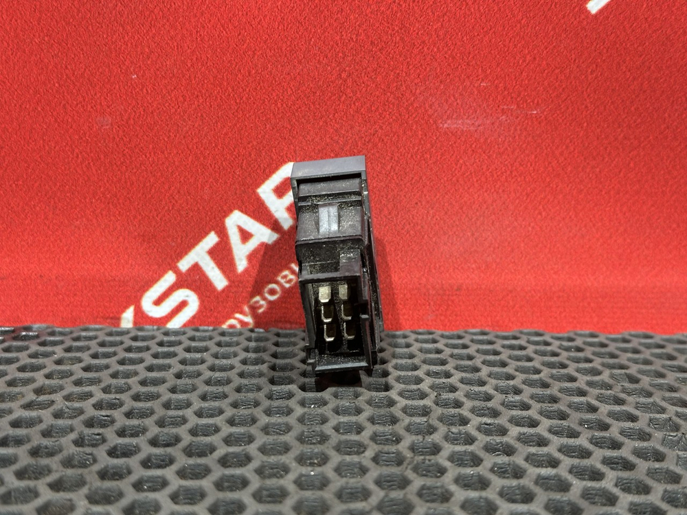 Кнопка освещения за кабиной 2023г