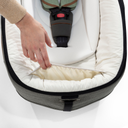 Детское автокресло Joie Calmi