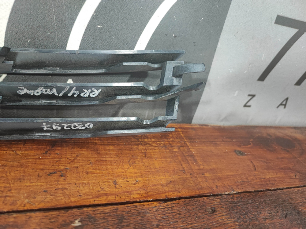 Решетка бампера правая Range Rover 4 (L405) 12-17 Б/У Оригинал LR044732