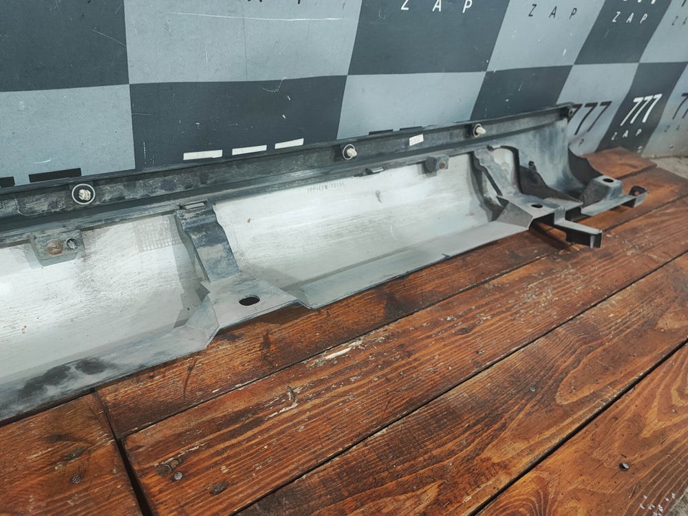 Накладка порога правого Suzuki SX4 2 13-22 Б/У Оригинал 7723161M0