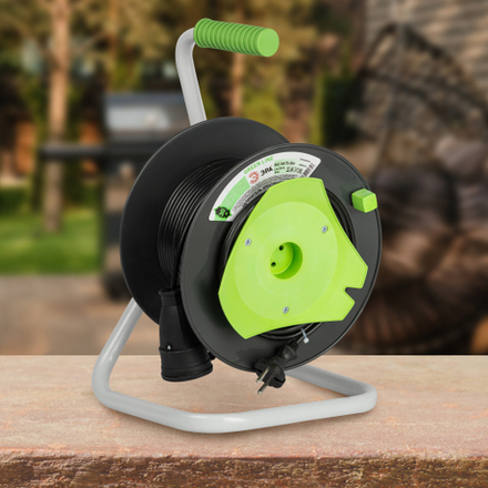 Удлинитель силовой ЭРА GREEN LINE GAZ-2x0.75-30m Greenline на катушке пластик 1 розетка без заземления 30м ПВС 2x0.75мм2