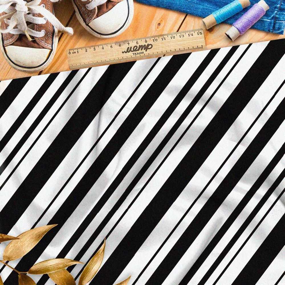Ткань интерлок принт с чёрными полосками на белом фоне