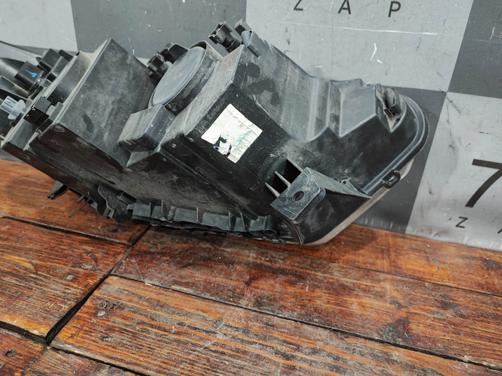 Фара левая LADA Niva Travel 20-нв Б/У Оригинал 21230371101180