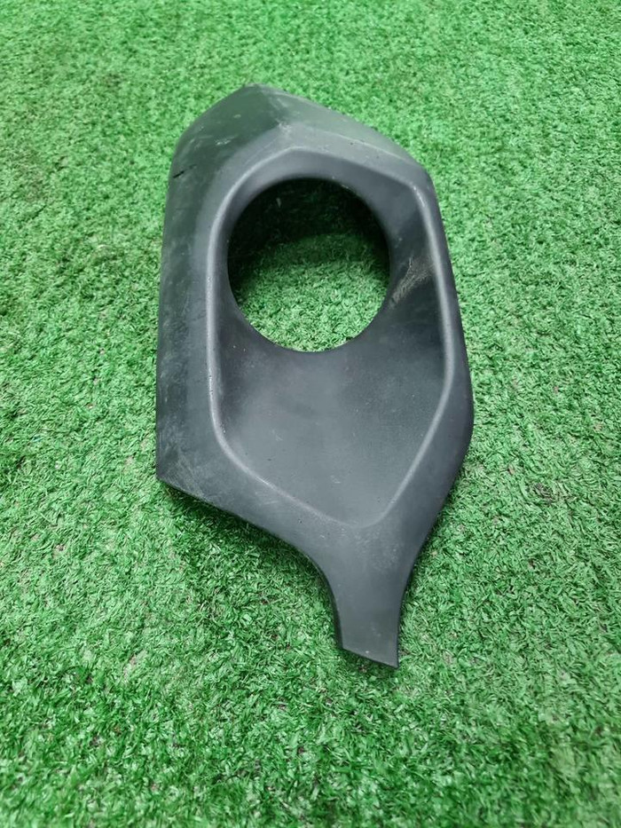 Накладка ПТФ правая Mitsubishi Pajero Sport 15-21