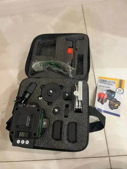 Лазерный уровень нивелир самовыравнивающийся строительный с дисплеем 4D/16 лучей с пультом управления и треногой/ Зеленый луч /360 градусов