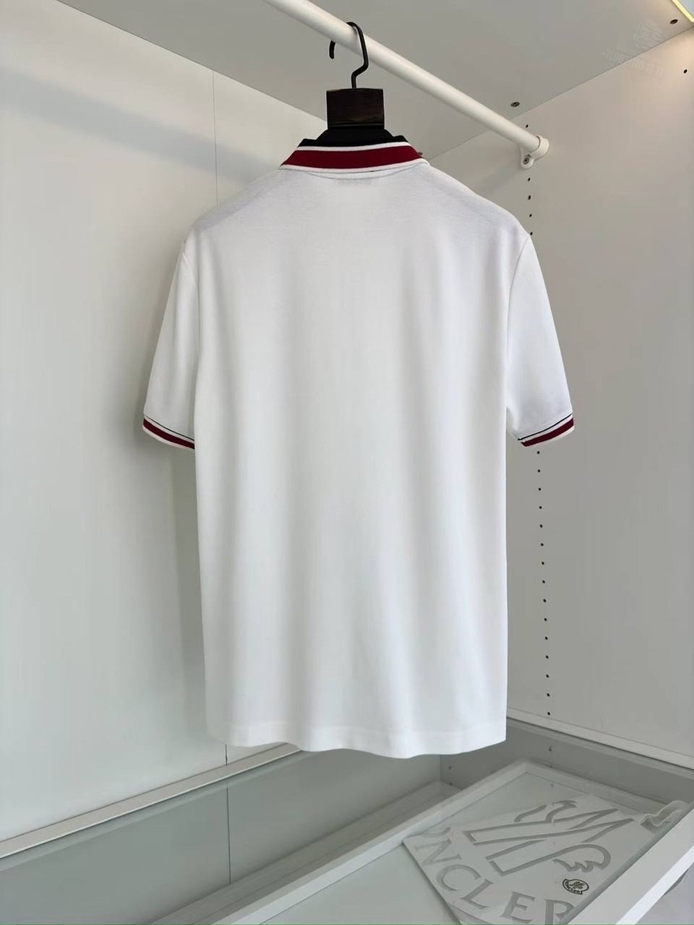 Поло Moncler
