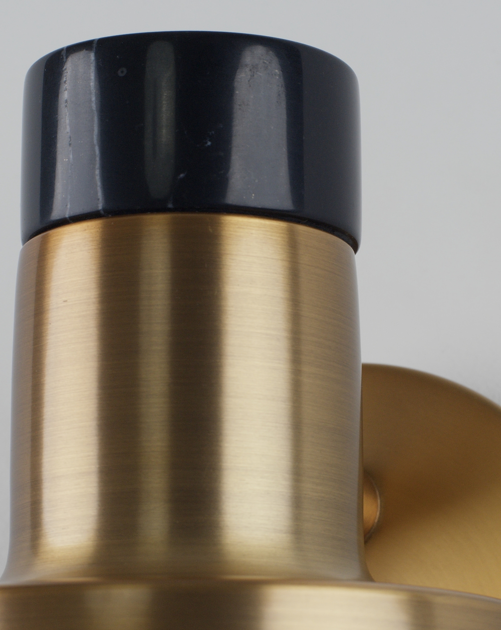 Светильник настенный Moderli V11313-1W Goldy