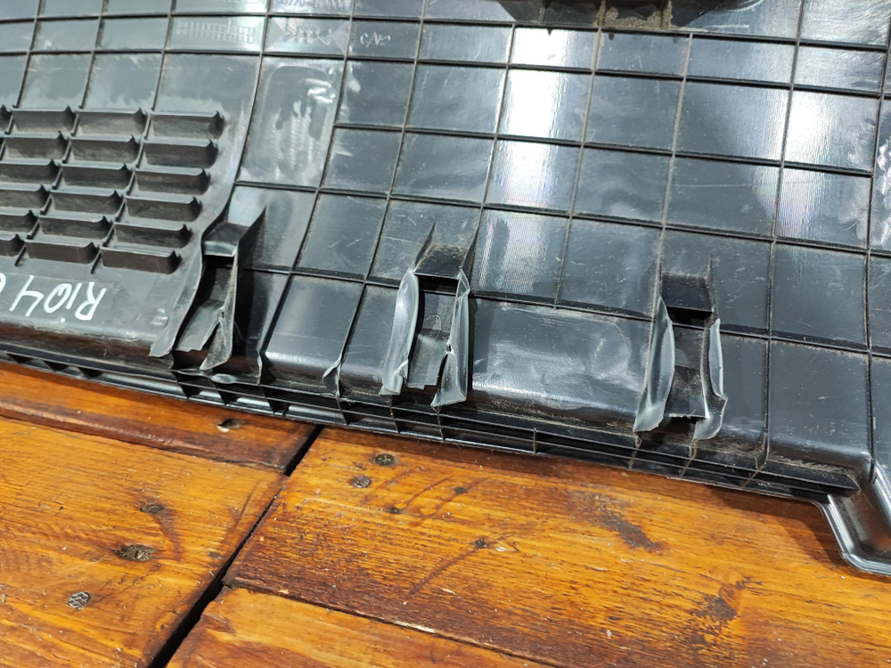 Обшивка багажника задней панели Kia Rio 4 (FB) 17-22 Б/У Оригинал 85770H0000