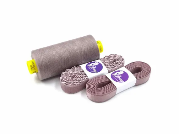 Нитки Guetermann MARA 150/1000 м, крокус