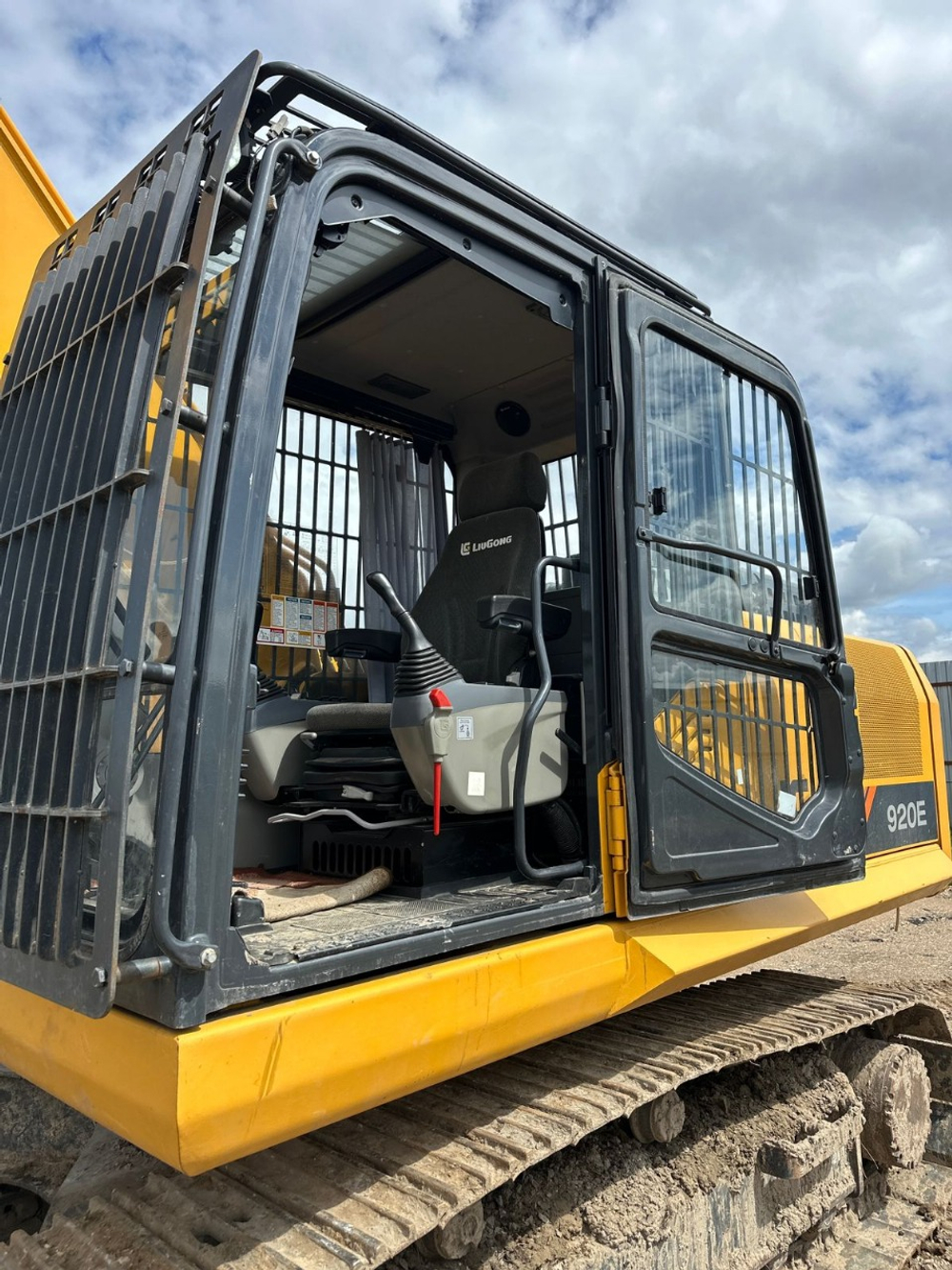 LiuGong CLG920 Экскаватор CLG920E (Дизельный, 5,9 л, 152 л.с., АТ)