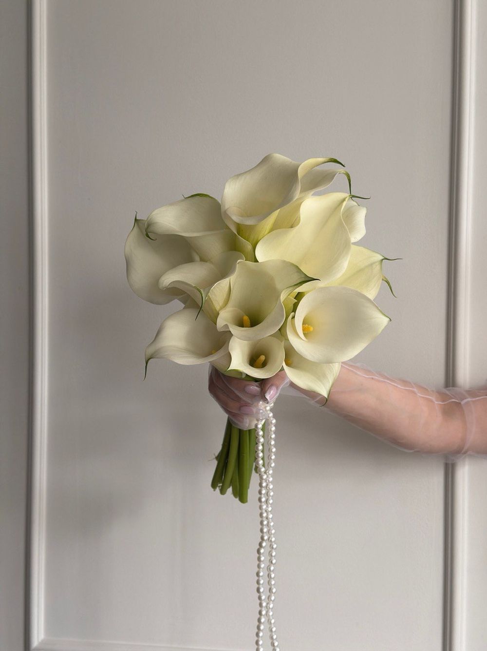 Свадебный букет из белых калл