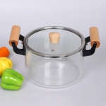 Кастрюля из боросиликатного стекла 3,5л «Хай-Тек» с деревянными ручками