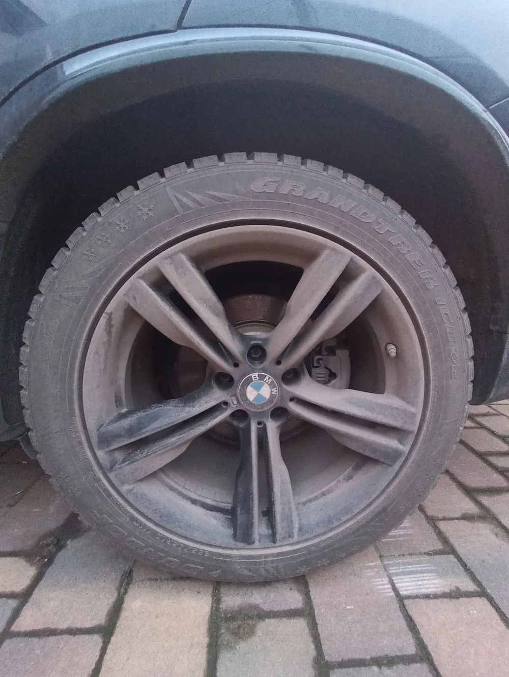 BMW X5 xDrive 30d AT (258,33 л.с.)
