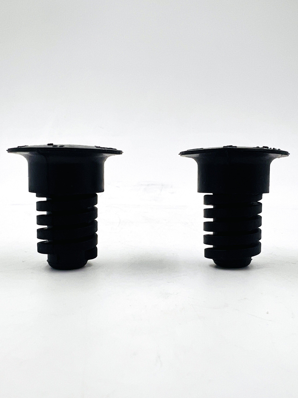 Отбойник капота черный ВАЗ 2110-12, Приора, Гранта комплект 2 шт