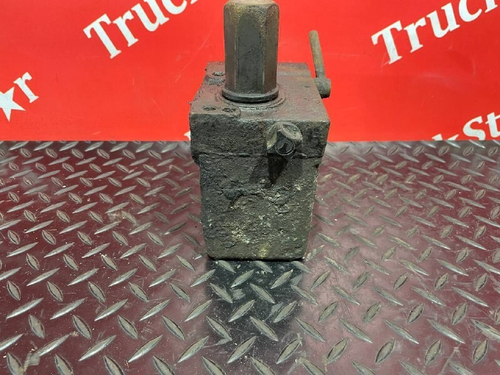 Насос подъёма кабины