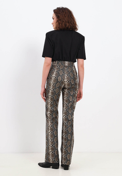 Брюки из экокожи в змеином принте хаки