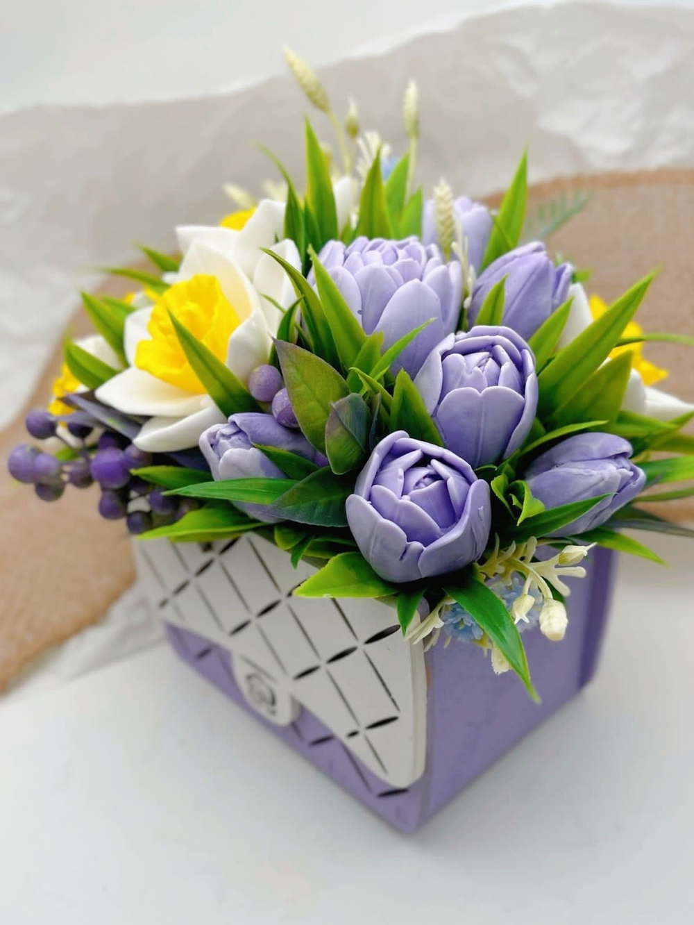 Букет из мыла «Тюльпаны и нарциссы, вайлет»