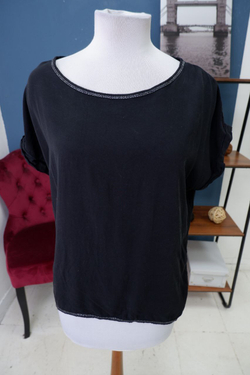 Футболка Colloseum стильная 44 размер