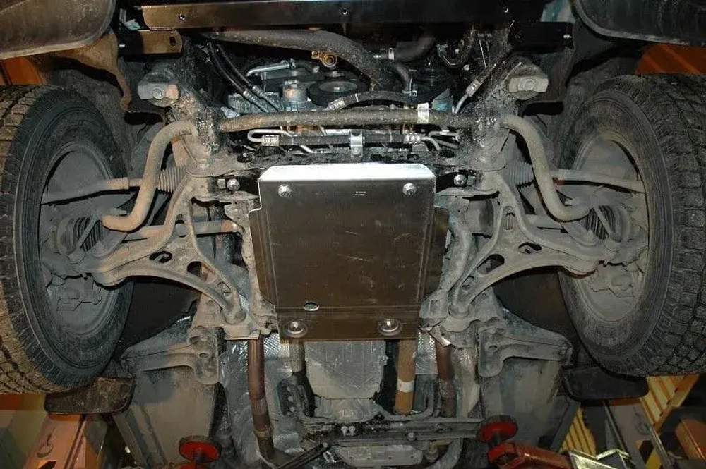 Защита картера двигателя (2,5 мм, сталь) для Jeep Grand Cherokee 2010-2013 (V = 3.6; 3.0d AT), Jeep Grand Cherokee 2013-2021 (V = 3.0; 3.0TD AT) Sheriff.04.1978