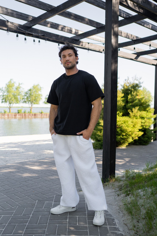 Футболка из премиального хлопка с вышивкой Герб,  цвет Черный