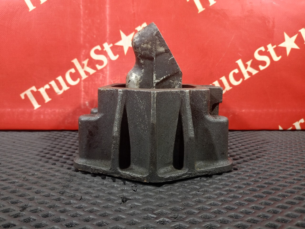 Подушка двигателя задняя