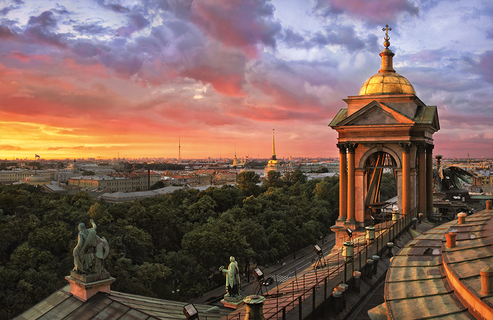 Календарь трехсекционный на 2026 год, "Питер. Вид с колокольни на крыши"