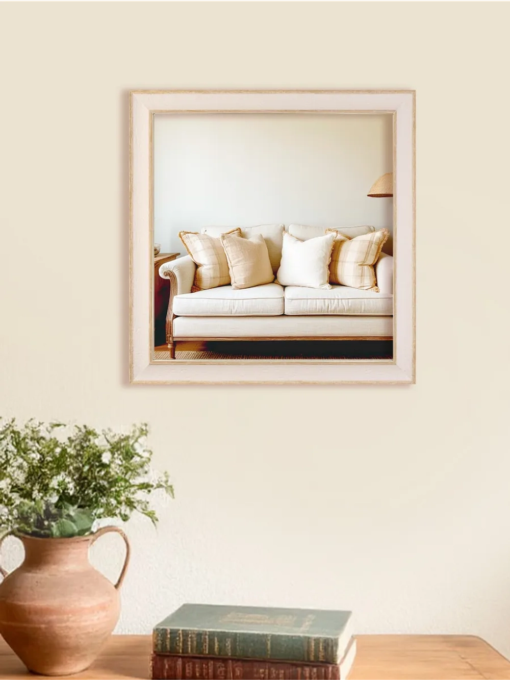 Миниатюрное настенное зеркало в раме 32*34 см