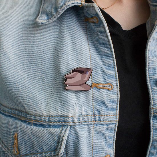 Значок деревянный (брошь)  Moai meme. Fire Pin