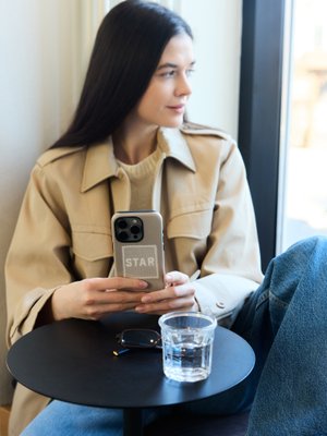 Чехол GIRLHOOD (бежевый) для iPhone