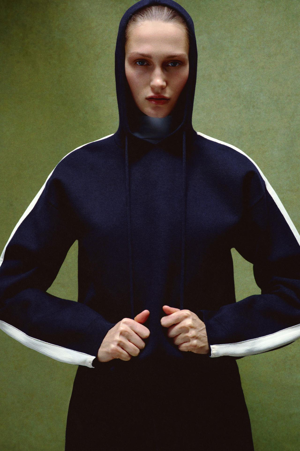 ZARA ТОЛСТОВКА С ПОЛОСАМИ ПО БОКАМ, МОРСКОЙ СИНИЙ