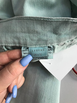 Джинсы стильного оттенка, маркировка 26-32, визуально 44 размер