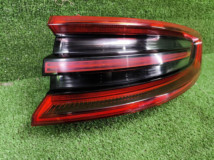 Фонарь правый внешний Porsche Macan (2014-2018)