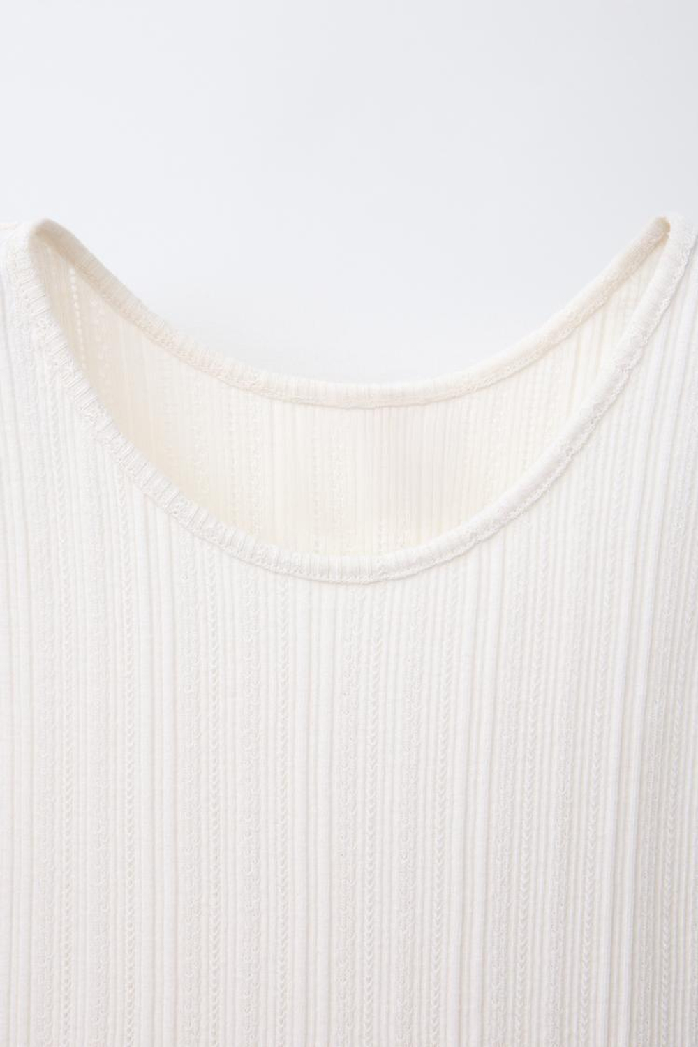 ZARA ФУТБОЛКА С КОНТРАСТНОЙ КРУЖЕВНОЙ ОТДЕЛКОЙ, ЭКРЮ