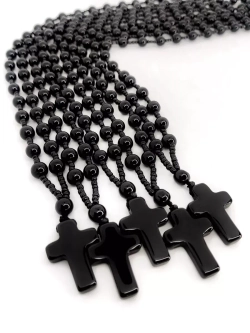 Длинные бусы на шею с крестом из черного агата (имитация)