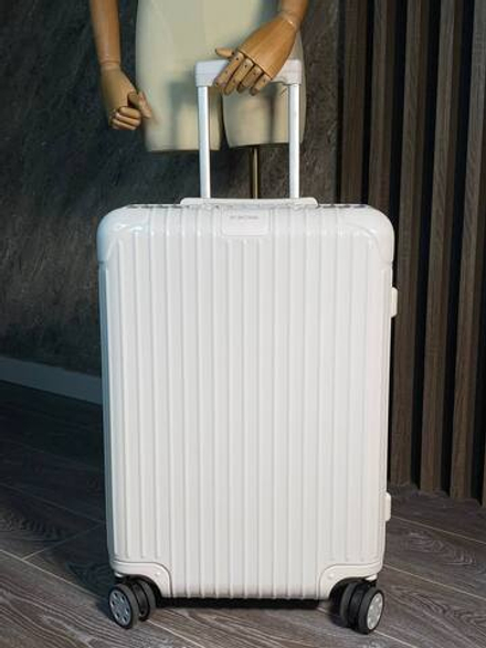 Чемодан Rimowa