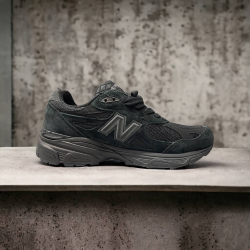 New Balance 990 • Black